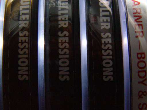No diopter zoomed all the way out at 2cm — 3.5 CD-widths but fisheyed and blurry at corners